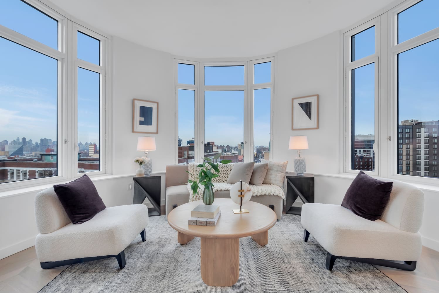 Nova, Residences 17