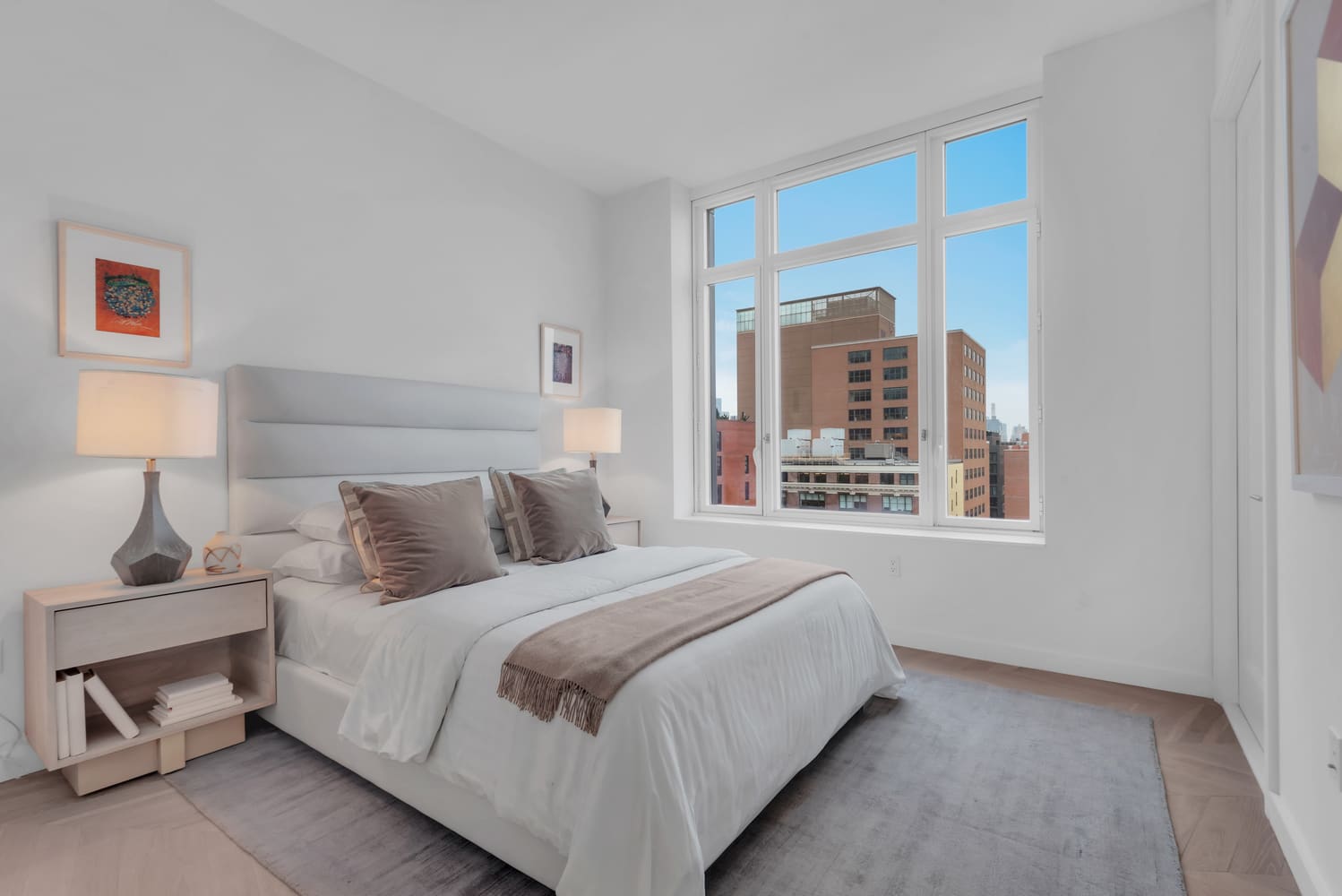 Nova, Residences 22