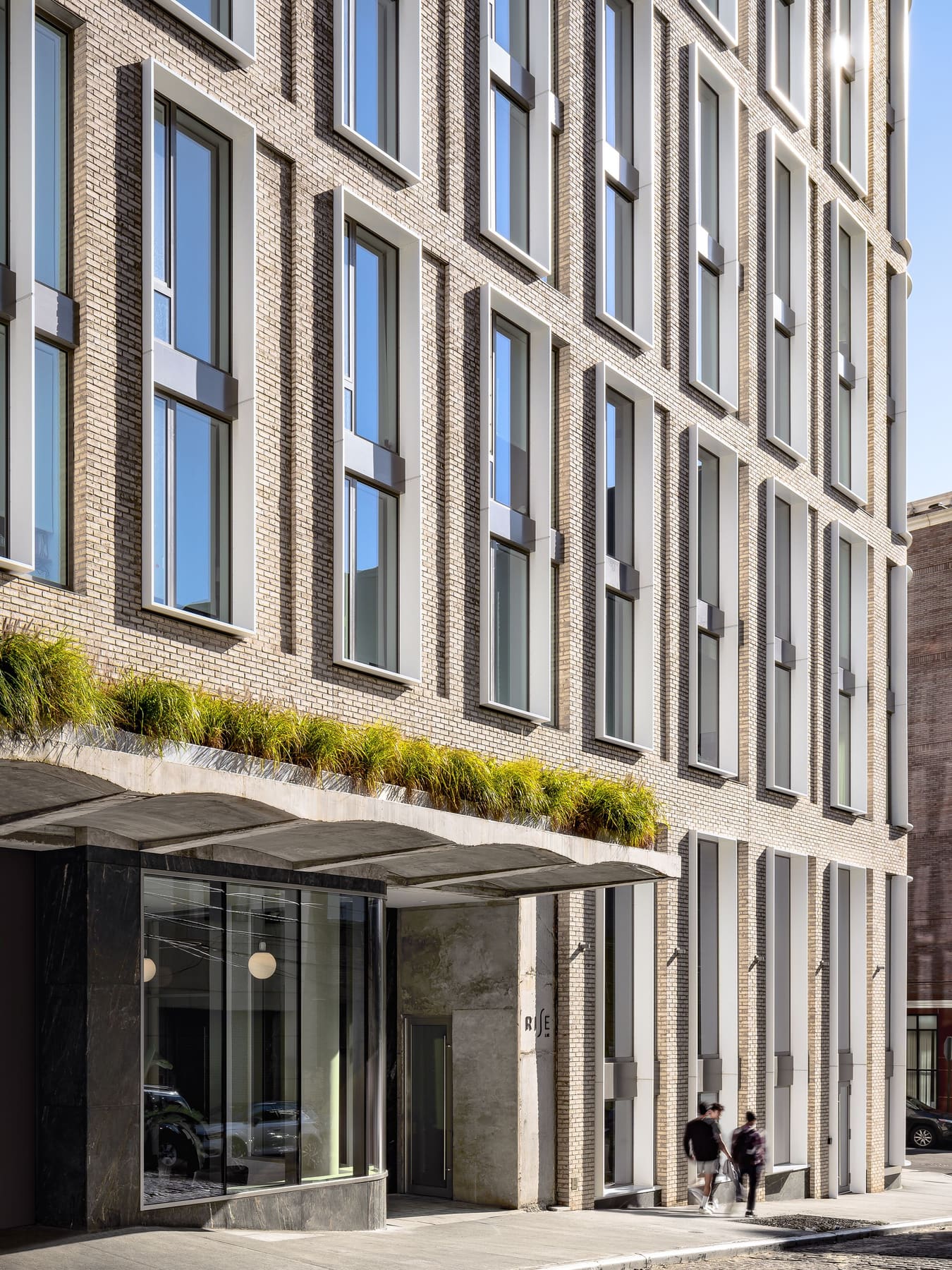 The Rise, Exterior 5