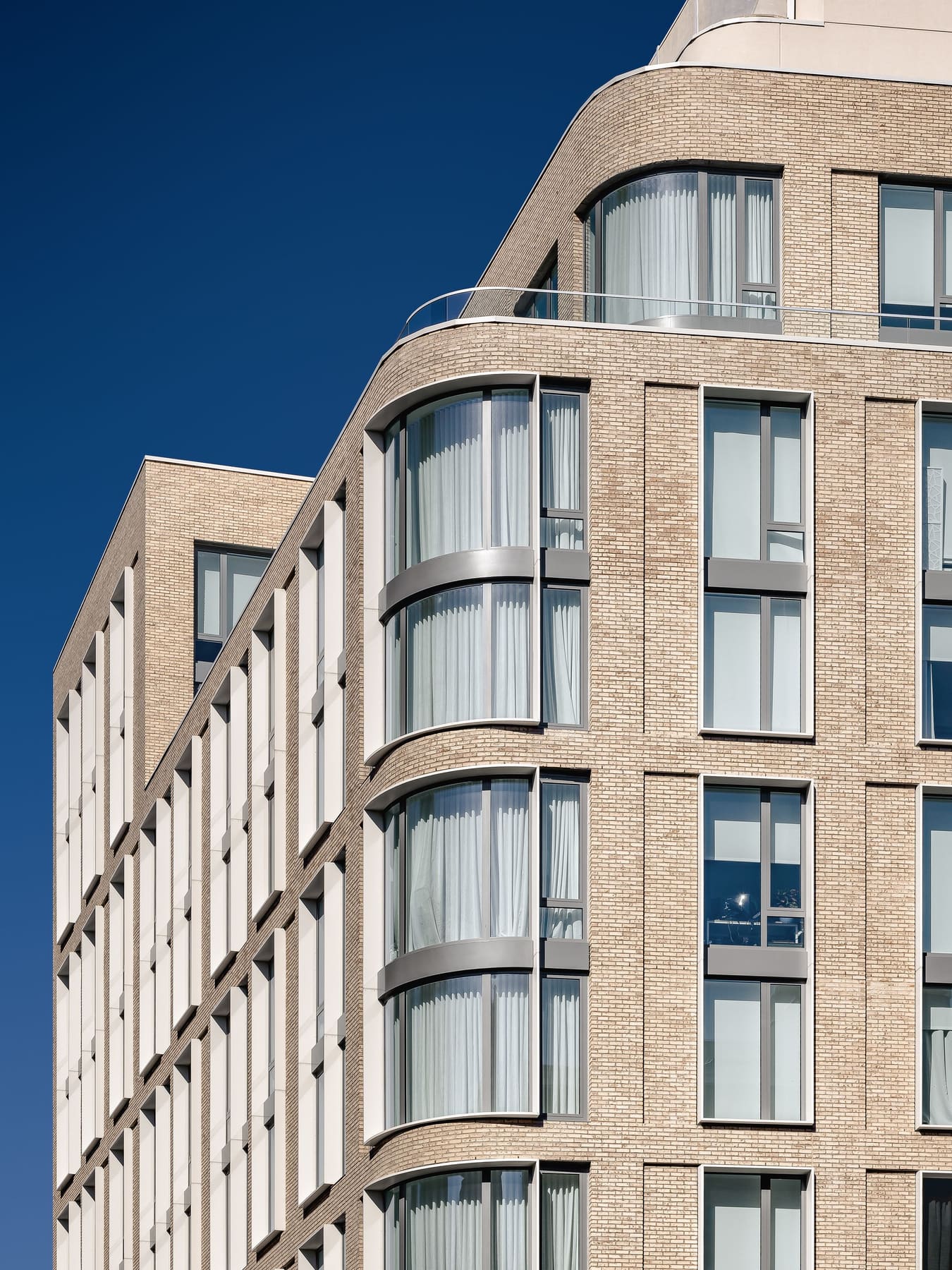 The Rise, Exterior 6