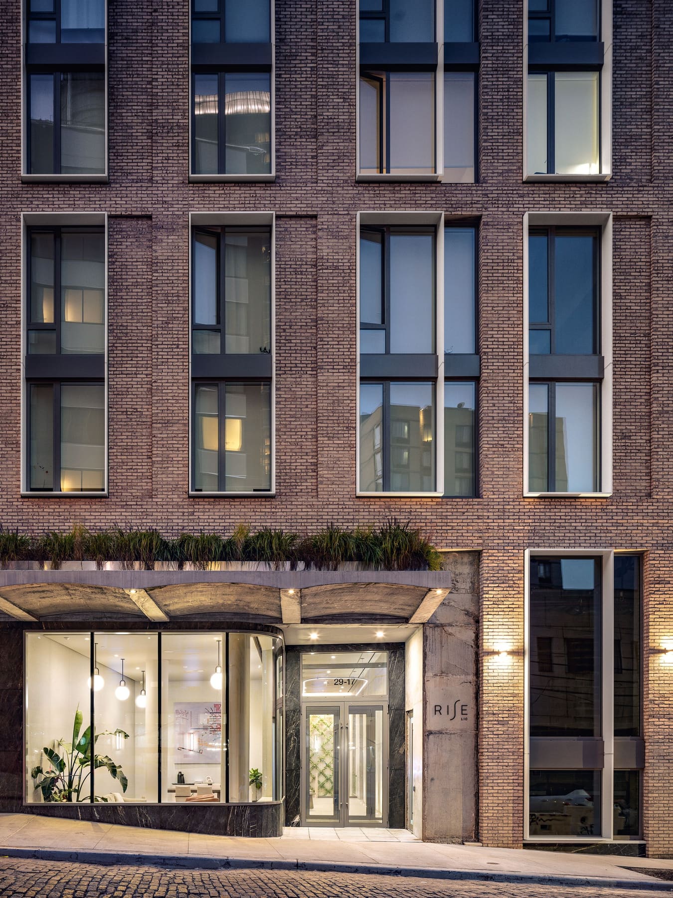 The Rise, Exterior 8